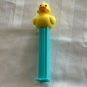 Yellow Duckie Pez Dispenser (Good Condition)